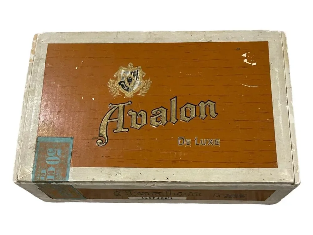 Avalon De Lux 5 Cent Factory No. 82 Dist. Of Pa. Cigarbox